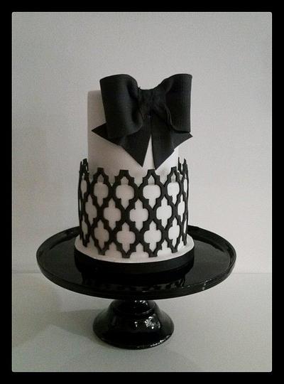 Black & white  - Cake by Sugar Addict by Alexandra Alifakioti