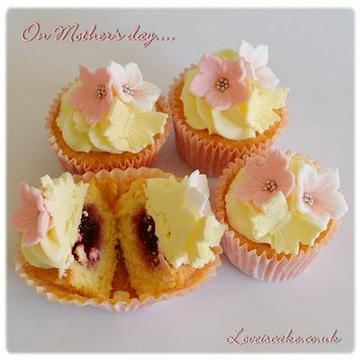 Mother's day pretty pink cupcakes - Cake by Helen Geraghty