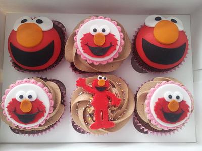 Elmo Cupcakes - Cake by Rachel White