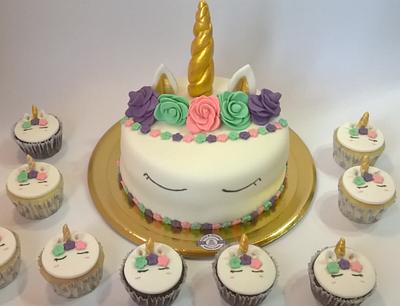 Torta y Cupcakes Unicornio / Unicorn Cake & Cupcakes - Cake by Tortas y Cupcakes Bakery