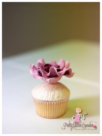 Vintage Cupcake Tower - Cake by Leanne Butterworth