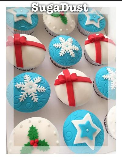 Christmas Cupcakes - Cake by Mary @ SugaDust