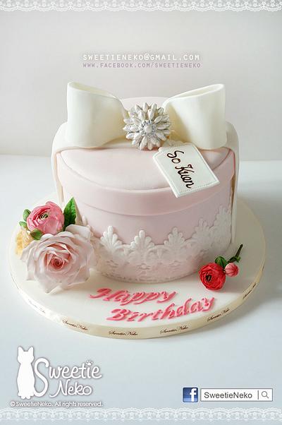 gift box cake with  gumpaste flower - Cake by Karen Heung 