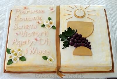 Cake to celebrate first communion Victoria's and her friends - Cake by mysweetdecorations