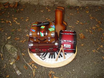 Travelling and musical 3D cake. - Cake by Eliska