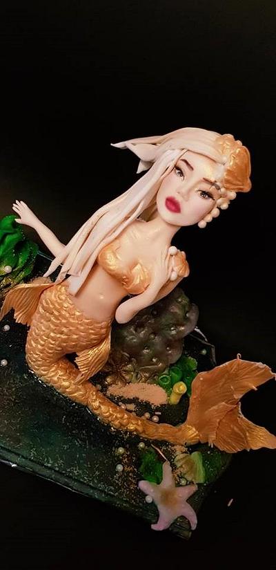 Mermaid in gold... - Cake by Zoi Pappou