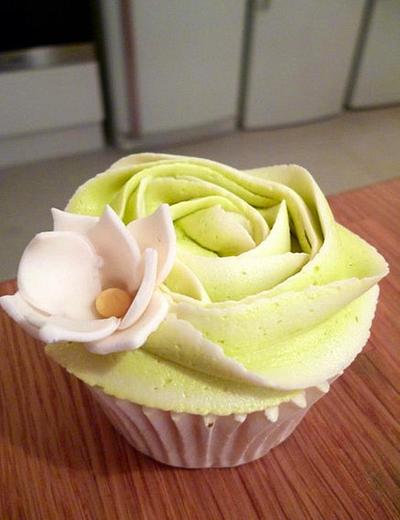 Rose frosting Cupcakes - Cake by Nicoletta