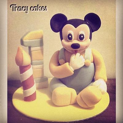 baby mickey cale topper - Cake by Tracycakescreations