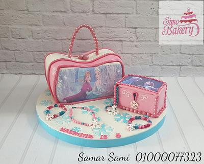 Frozen handbag and accessories box cake  - Cake by Simo Bakery