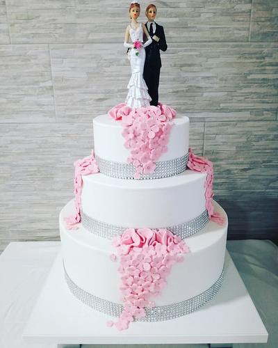 Prva svadbena torta 💕 - Cake by Tortebymirjana