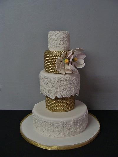 Magnolia and gold wedding cake - Cake by liesel