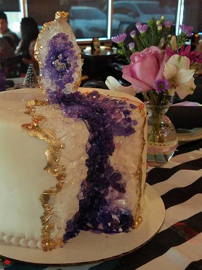 Purple Geode Cake - Cake by Carola Gutierrez
