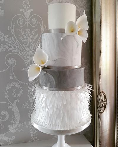 Marble feather calla Lily wedding cake  - Cake by Klis Cakery