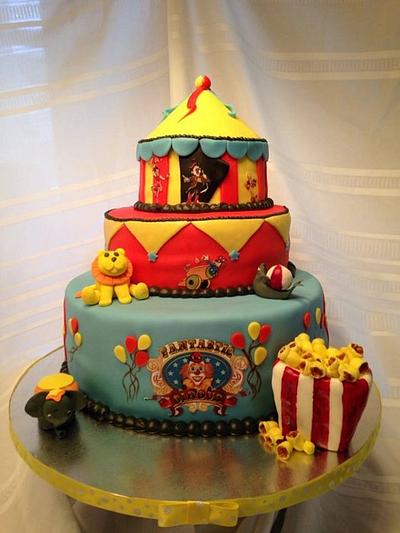 The Circus is in Town! - Cake by horsecountrycakes