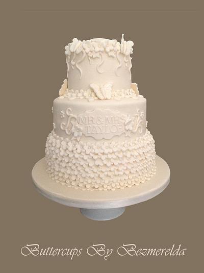 My 2nd EVER wedding cake - Cake by Bezmerelda