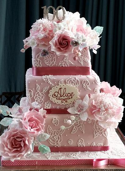 Queen of 100 years - Cake by Shree