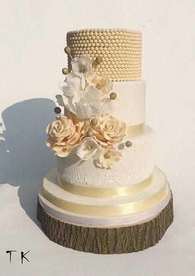 ivory wedding cake - Cake by CakesByKlaudia