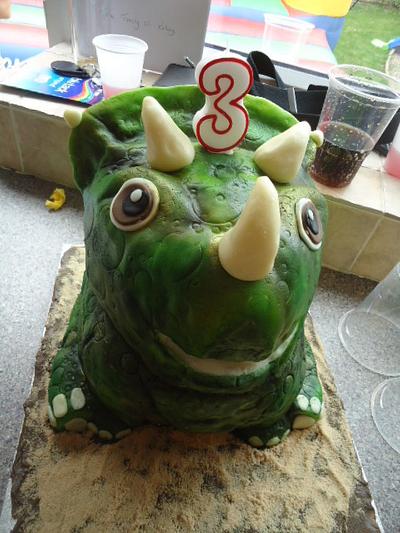 triceratops - Cake by Little monsters Bakery