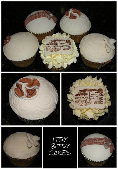 Brown and white cupcakes - Cake by Itsy Bitsy Cakes