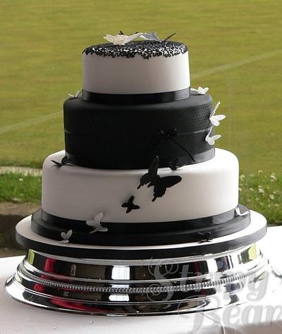 Black & White Wedding - Cake by Jane Moreton