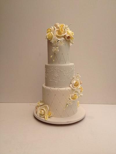 Garden wedding - Cake by Louisa Massignani