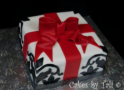 Gift Box Cake - Cake by Tali