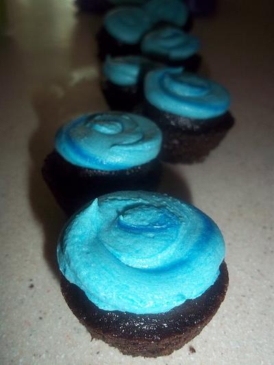 blue swirls  - Cake by cakes by khandra