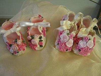 Gumpaste Rosebud Shoes - Cake by Cakeicer (Shirley)
