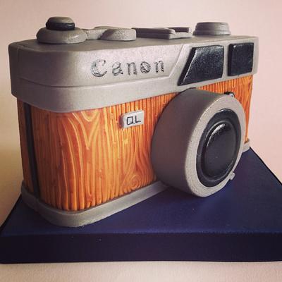 Vintage Camera cake - Cake by The Chocolate Bakehouse