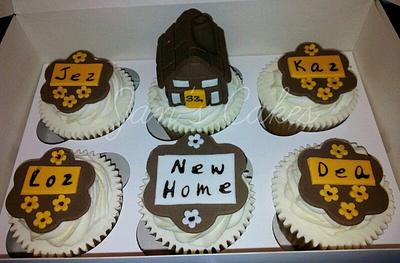 New Home Cupcakes - Cake by Jan