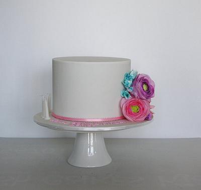 Ranunculus, Roses and Hydrangea - Cake by Louisa
