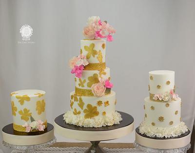 White and Gold Wedding Trio - Cake by Sugarpixy
