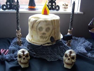 Halloween Candle - Cake by Gemma Coupland