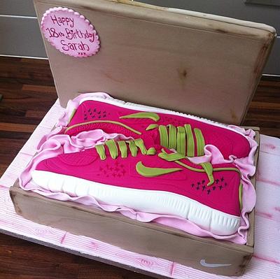 Running Club - Cake by Licky Lips Cakes