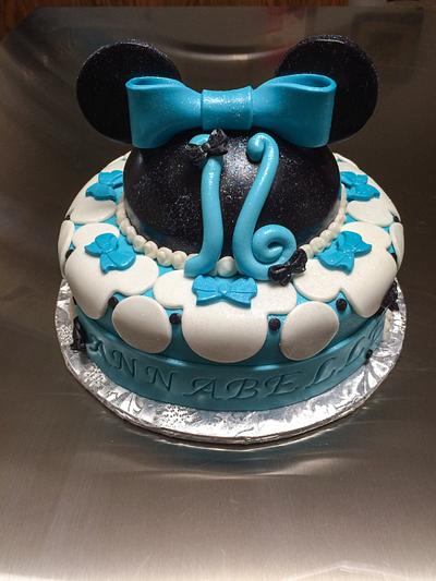 Minnie Mouse in blue - Cake by Clarice Towner