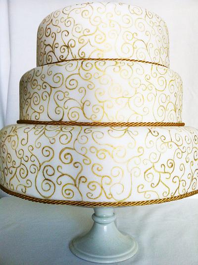The day was golden - Cake by PetiteSweet-Cake Boutique