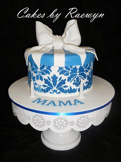 Giftbox for Mama - Cake by Raewyn Read Cake Design