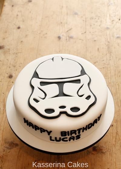 2D Stormtrooper - Cake by Kasserina Cakes