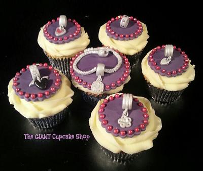 Pandora Bracelet Cupcakes - Cake by Amelia Rose Cake Studio
