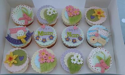 Mother's Day cupcakes - Cake by Karen's Kakery