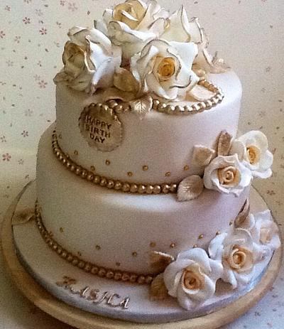 Elegant of white and gold cake - Cake by doodi