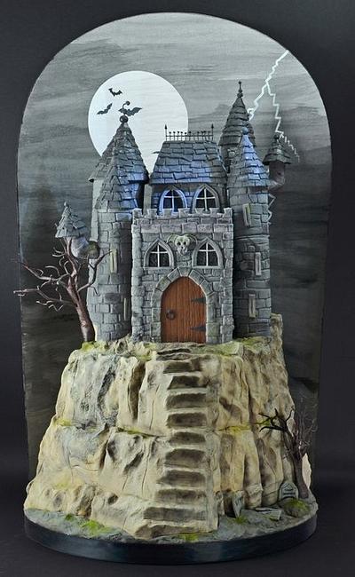 Halloween Castle - Cake by Sandra Monger