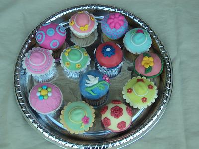 Cupcakes done by my niece & great-nieces - Cake by Goreti