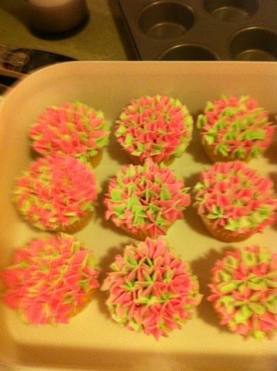 hydrangea cupcakes - Cake by Jen Scott
