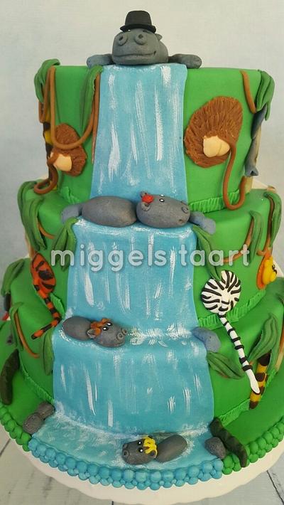 two sided wedding cake - Cake by henriet miggelenbrink