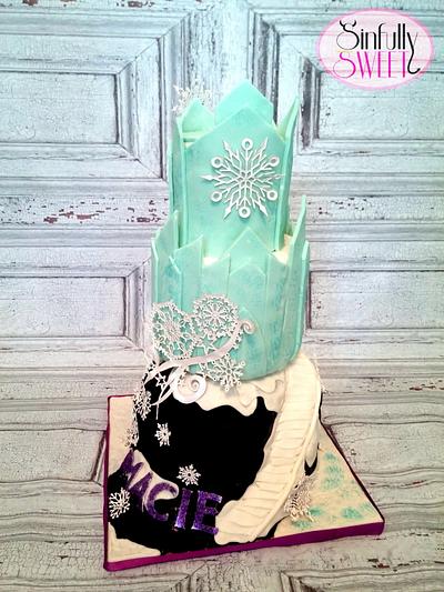 Arendelle's North Mountain - Cake by Jenna Crawford