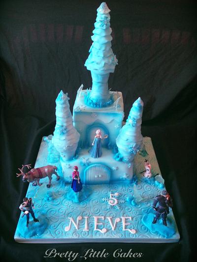 Frozen princess castle  - Cake by Laura
