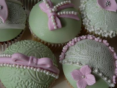 Mother's Day cupcakes - Cake by BEEautiful Cakes