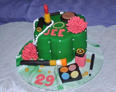 Make up cake  - Cake by JeeCakes 