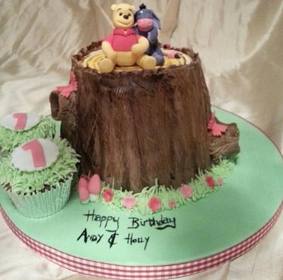 Winnie the Pooh and Eeyore  - Cake by Donna